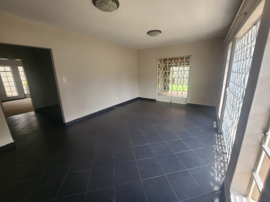 To Let 3 Bedroom Property for Rent in Lambton Gauteng