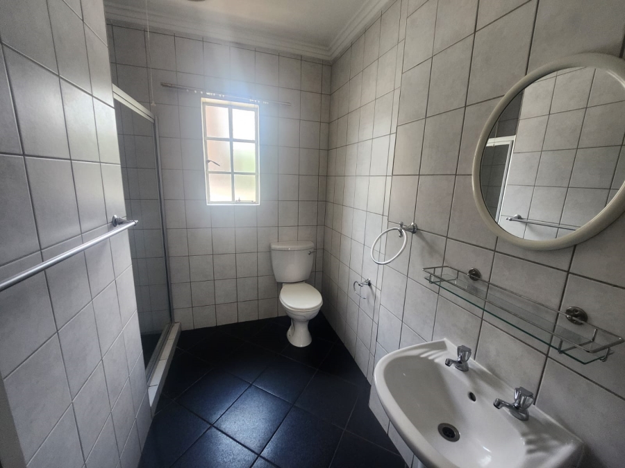 To Let 3 Bedroom Property for Rent in Lambton Gauteng