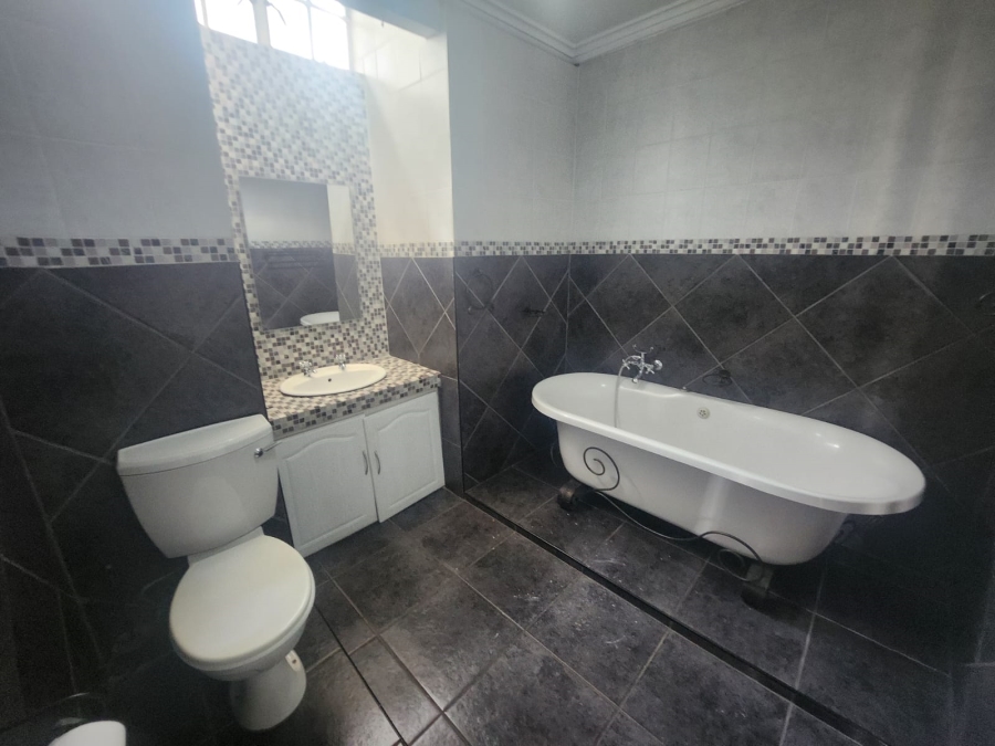 To Let 3 Bedroom Property for Rent in Lambton Gauteng