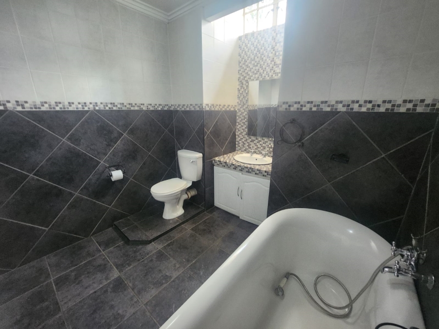 To Let 3 Bedroom Property for Rent in Lambton Gauteng