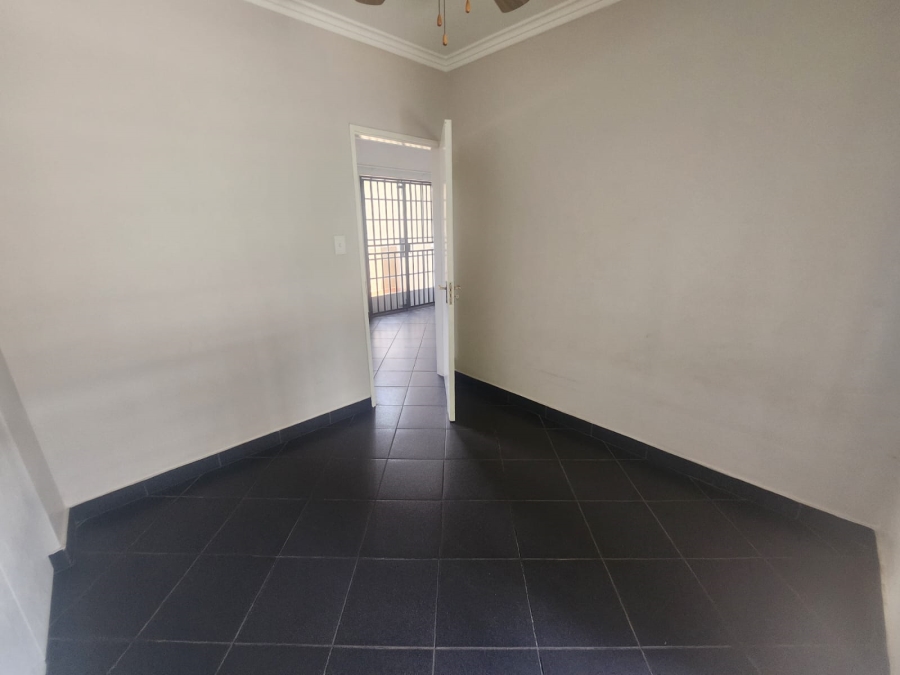 To Let 3 Bedroom Property for Rent in Lambton Gauteng