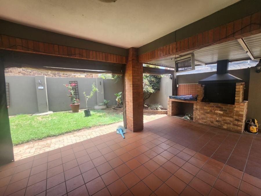 To Let 3 Bedroom Property for Rent in Lambton Gauteng