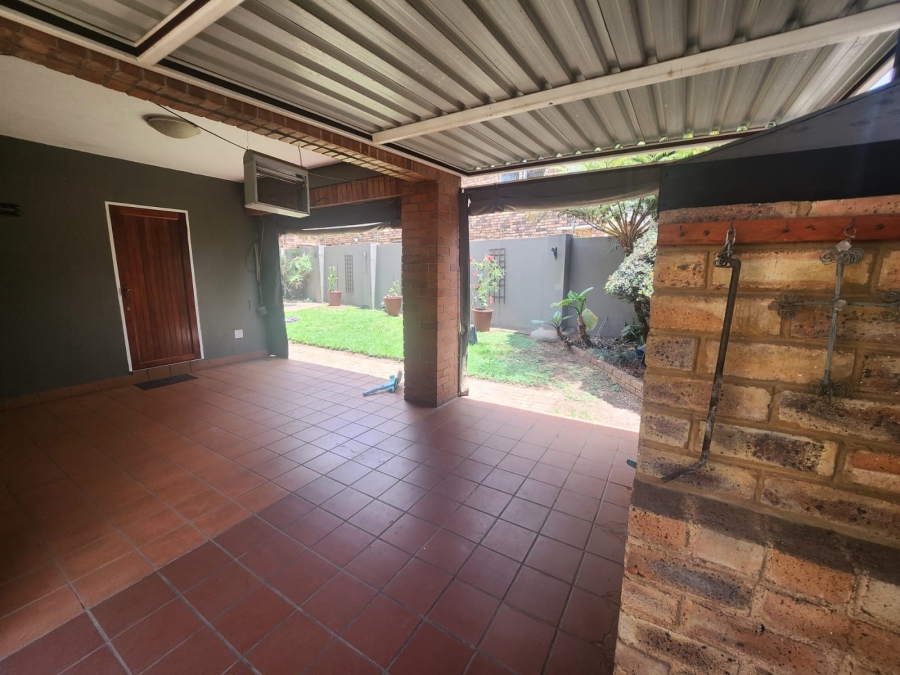 To Let 3 Bedroom Property for Rent in Lambton Gauteng