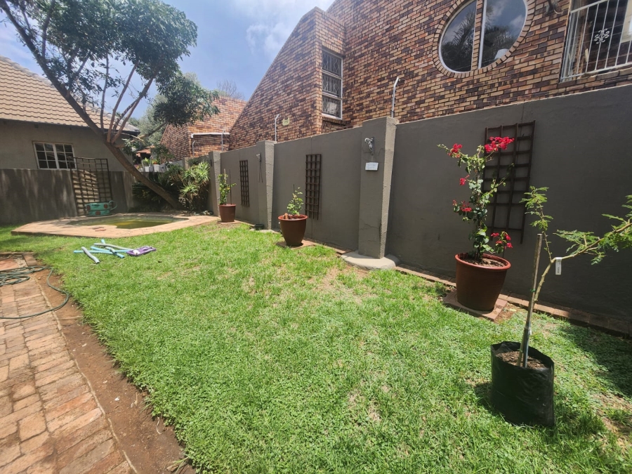 To Let 3 Bedroom Property for Rent in Lambton Gauteng