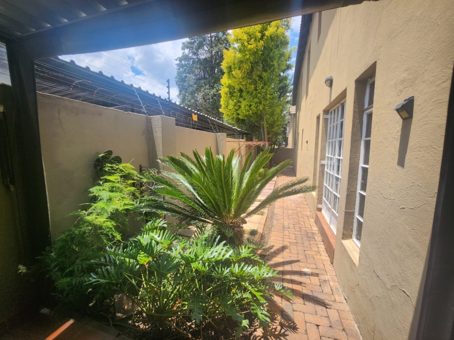 To Let 3 Bedroom Property for Rent in Lambton Gauteng