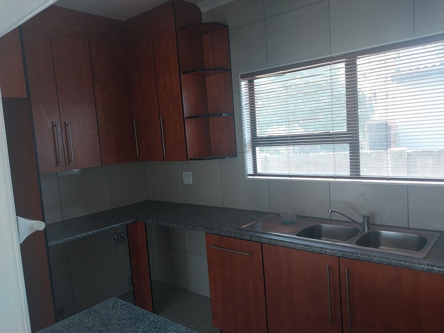 To Let 2 Bedroom Property for Rent in Lambton Gauteng