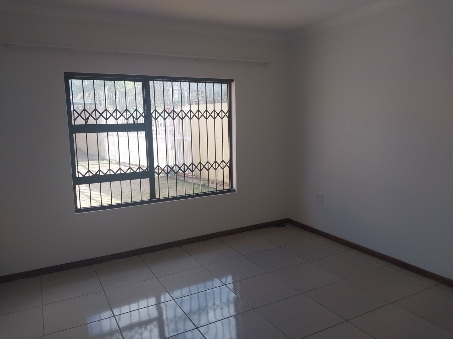 To Let 2 Bedroom Property for Rent in Lambton Gauteng