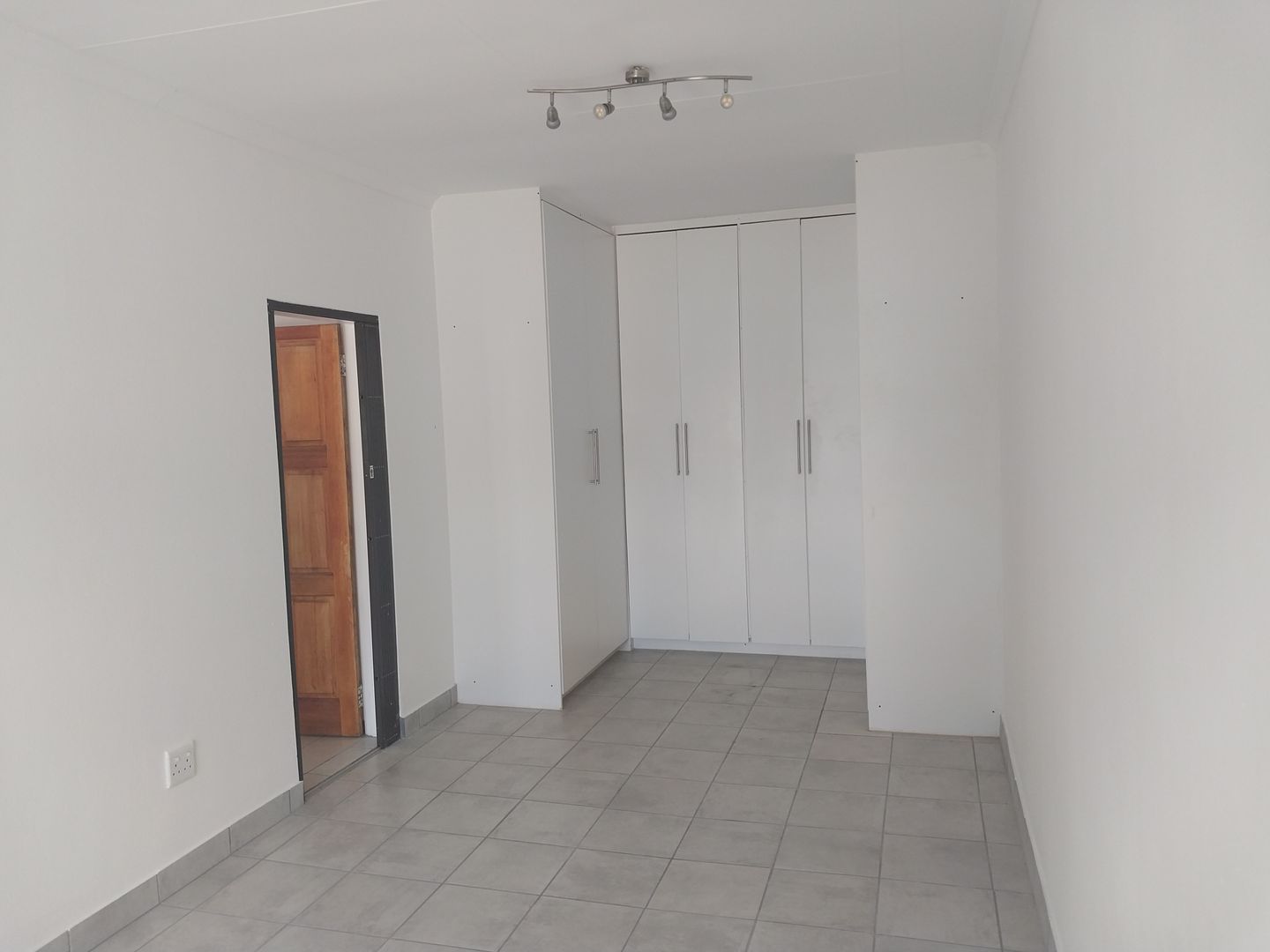 To Let 2 Bedroom Property for Rent in Lambton Gauteng