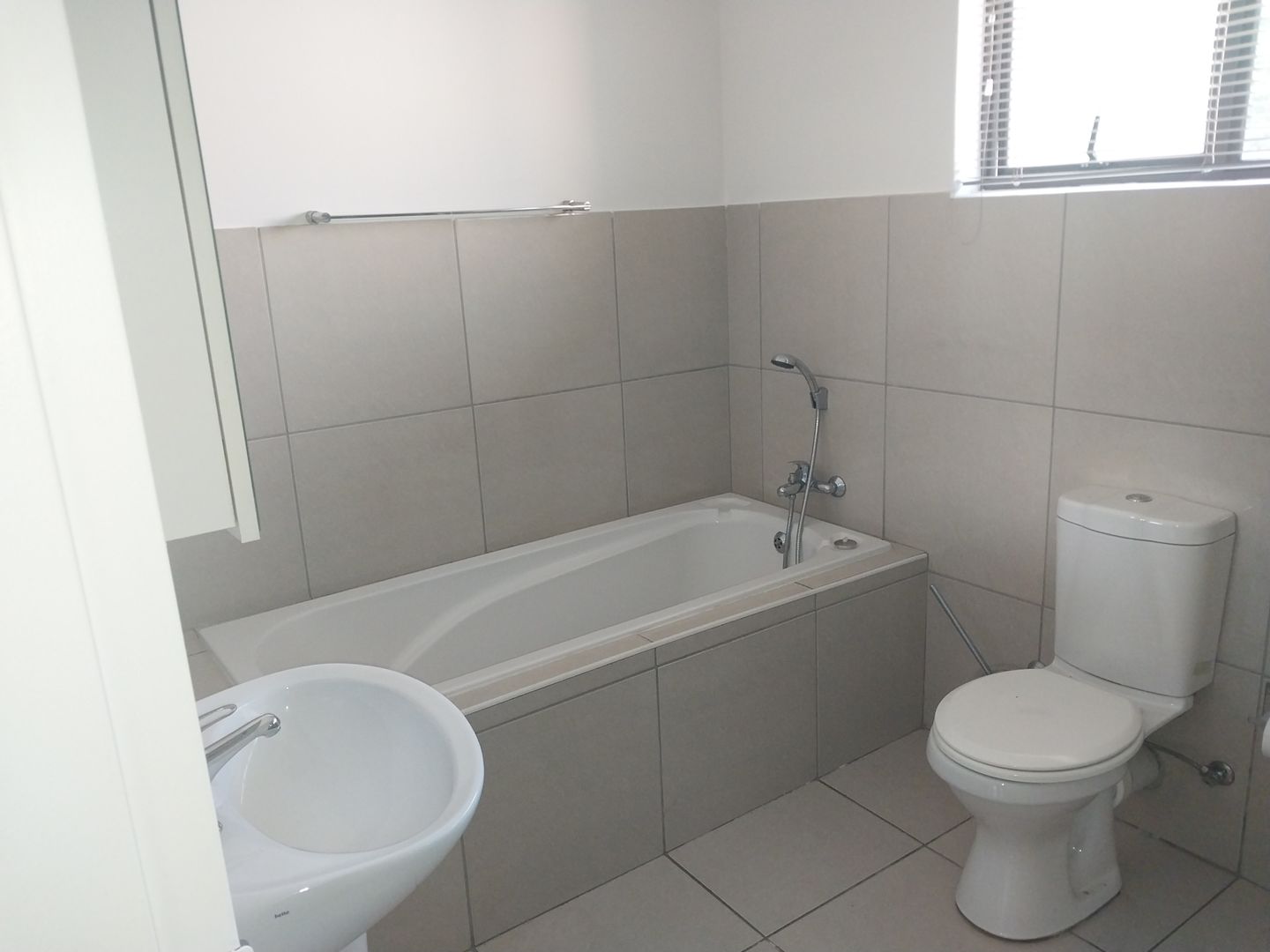 To Let 2 Bedroom Property for Rent in Lambton Gauteng