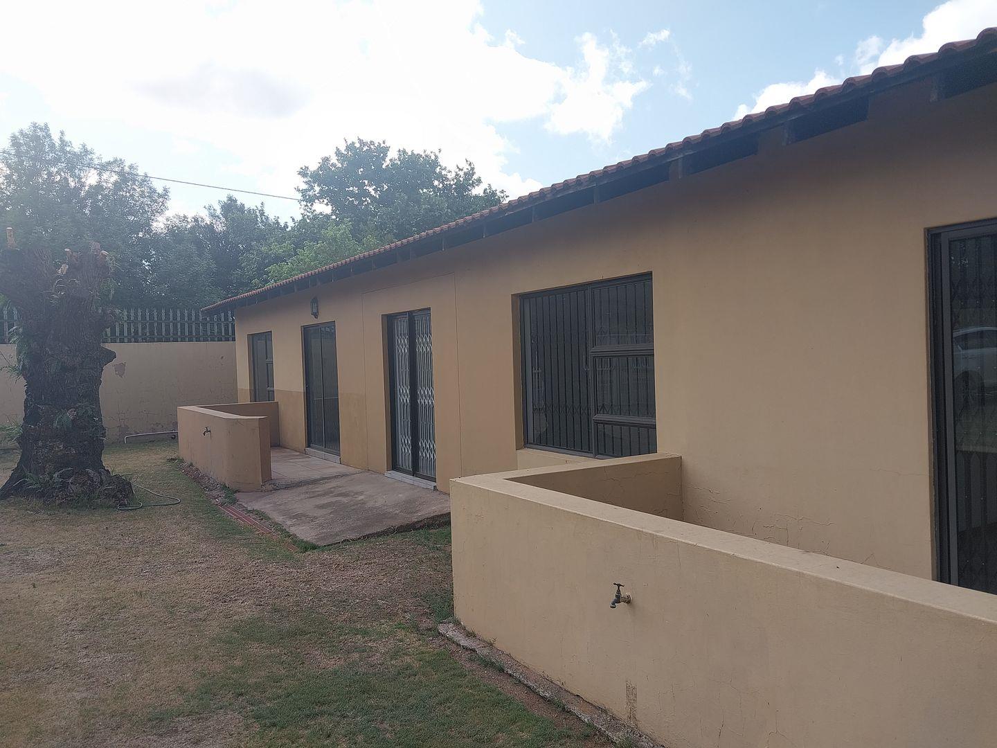 To Let 2 Bedroom Property for Rent in Lambton Gauteng