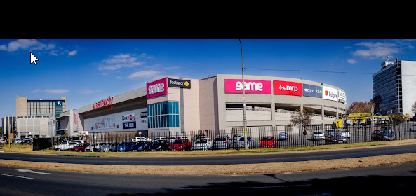 To Let commercial Property for Rent in New Redruth Gauteng