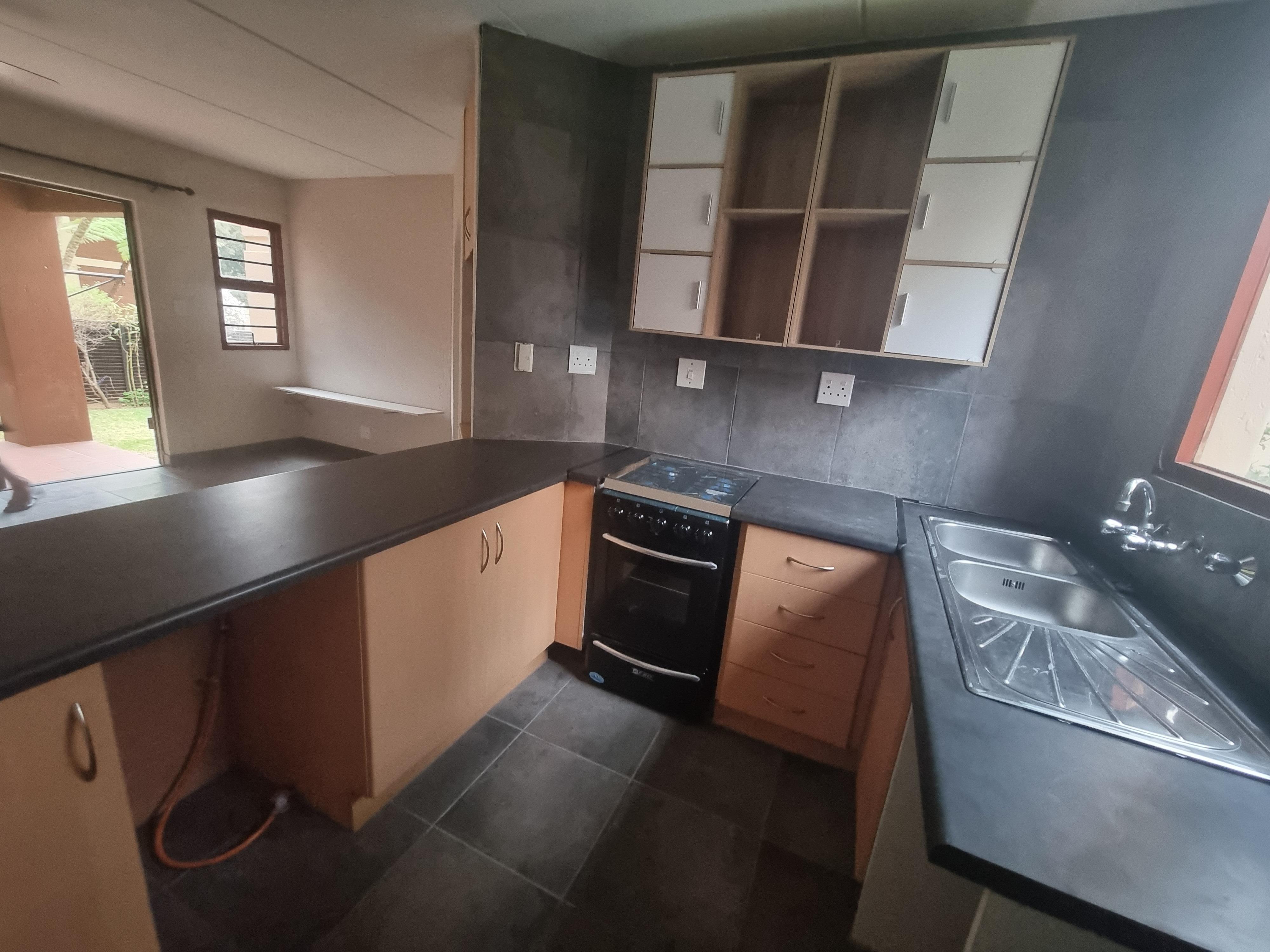 To Let 2 Bedroom Property for Rent in Bromhof Gauteng