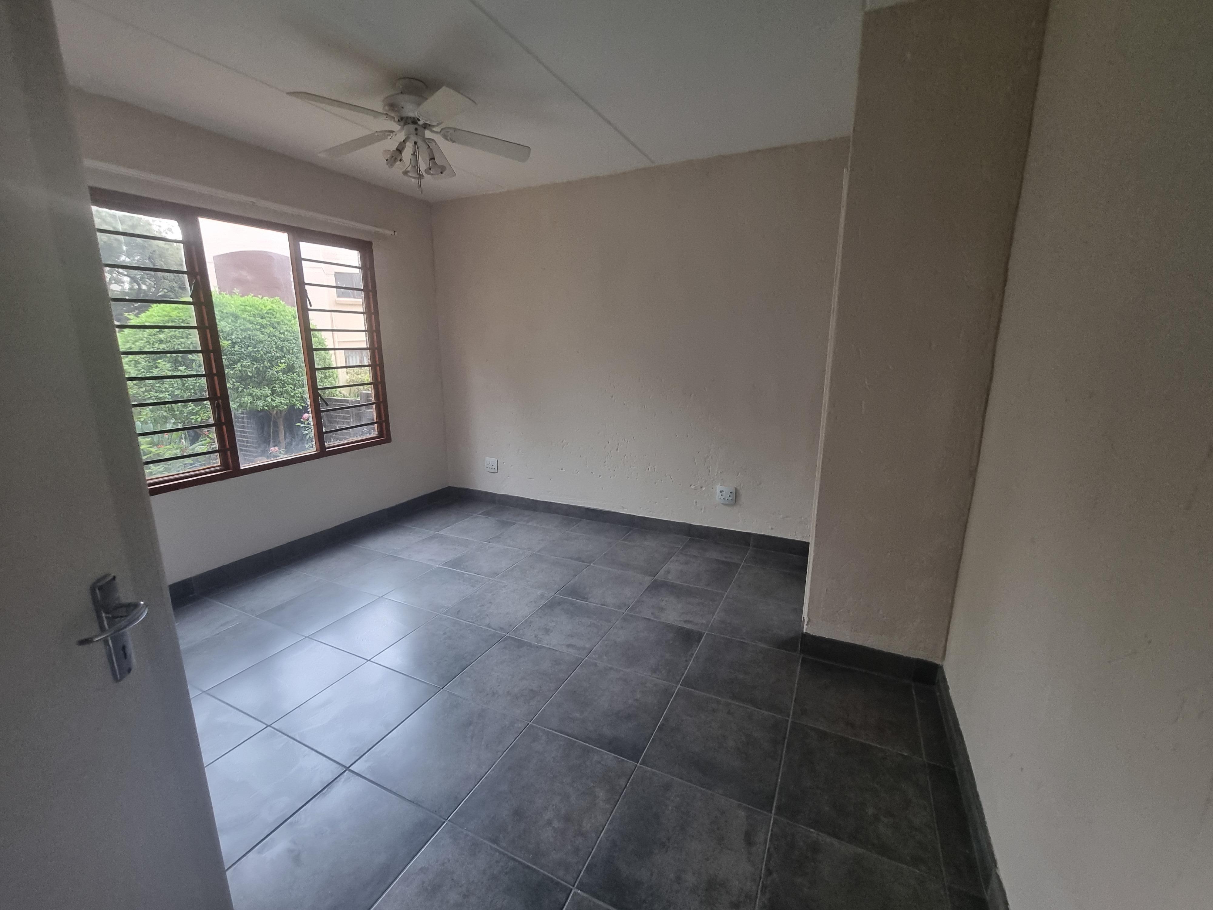 To Let 2 Bedroom Property for Rent in Bromhof Gauteng