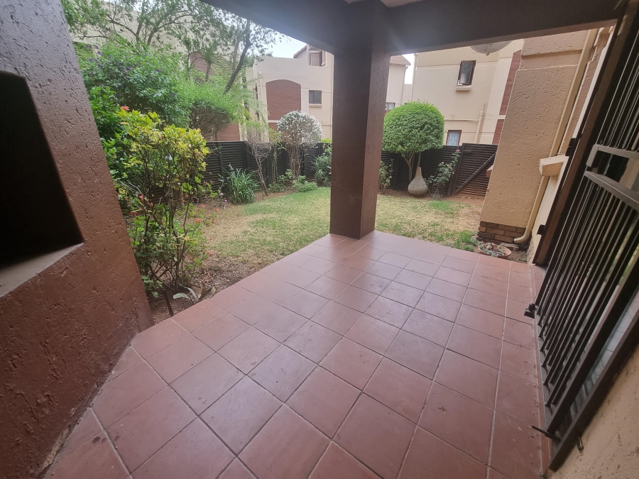 To Let 2 Bedroom Property for Rent in Bromhof Gauteng