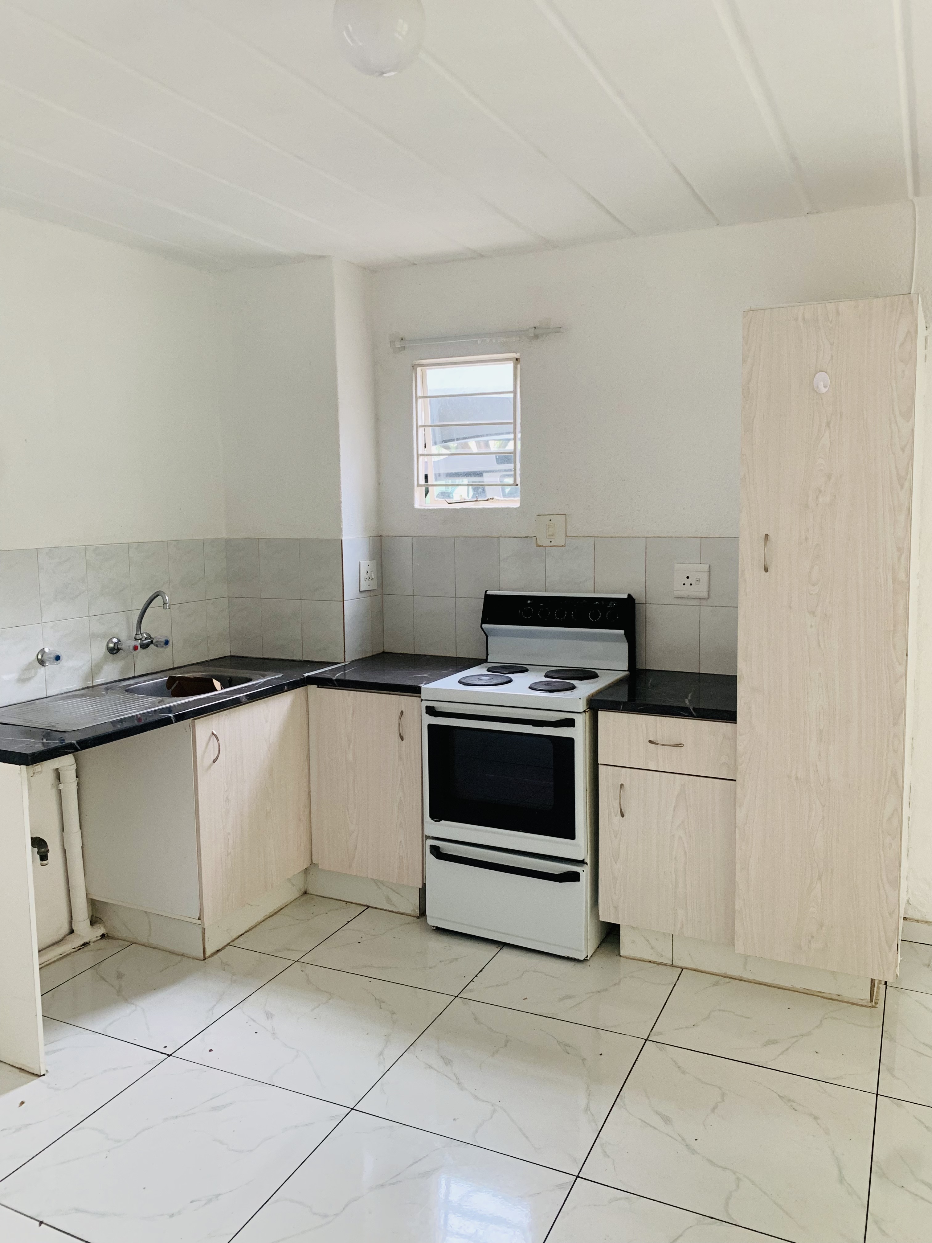 To Let 1 Bedroom Property for Rent in Melville Gauteng