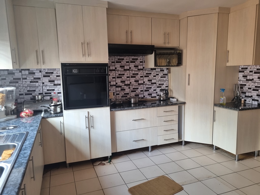 4 Bedroom Property for Sale in The Orchards Gauteng