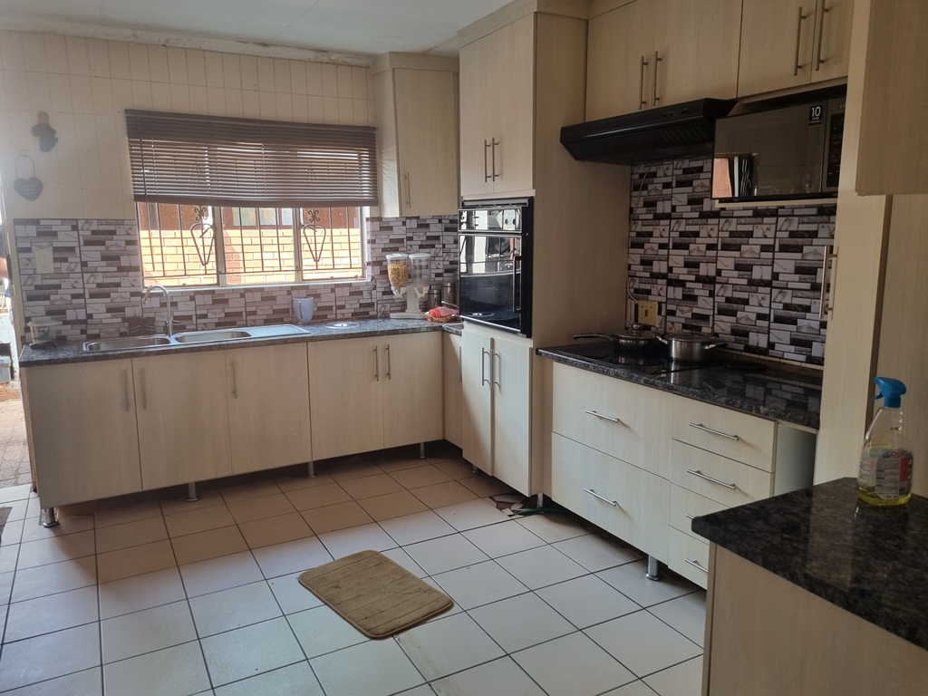 4 Bedroom Property for Sale in The Orchards Gauteng