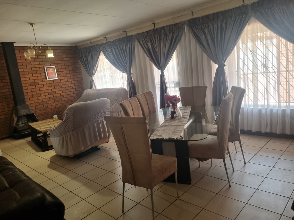 4 Bedroom Property for Sale in The Orchards Gauteng