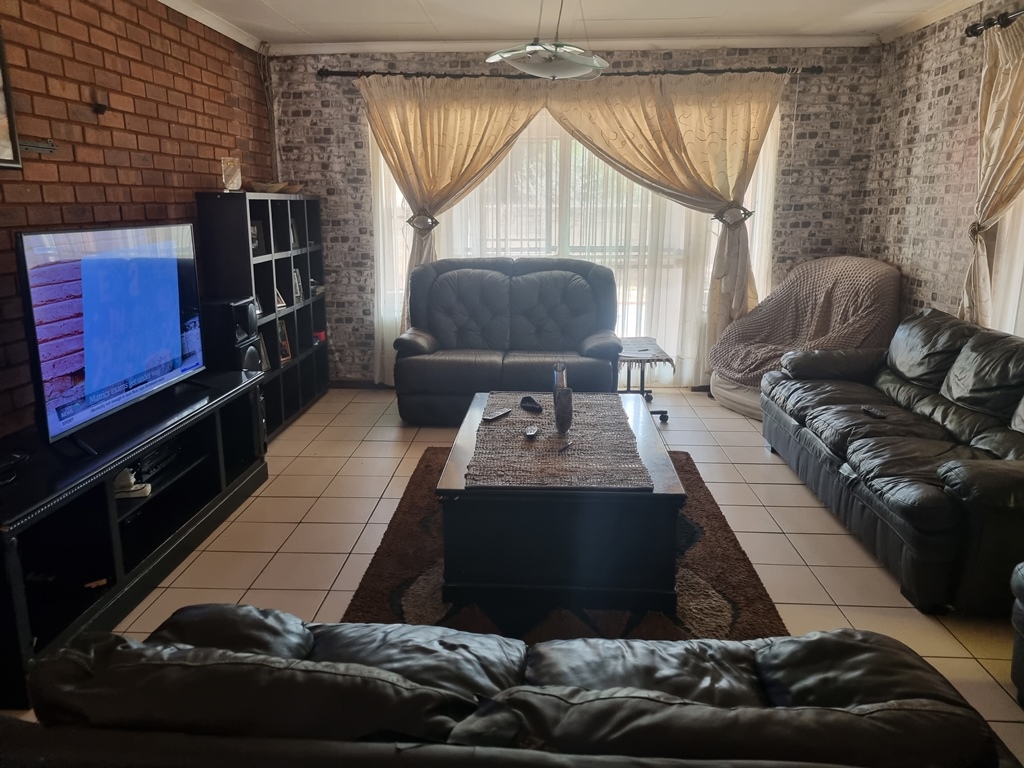 4 Bedroom Property for Sale in The Orchards Gauteng