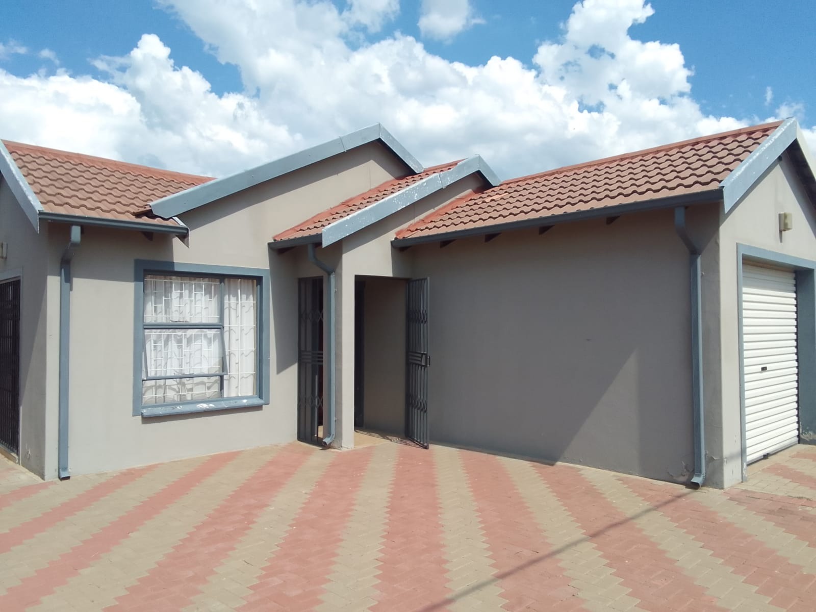 3 Bedroom Property for Sale in Pinehaven Gauteng