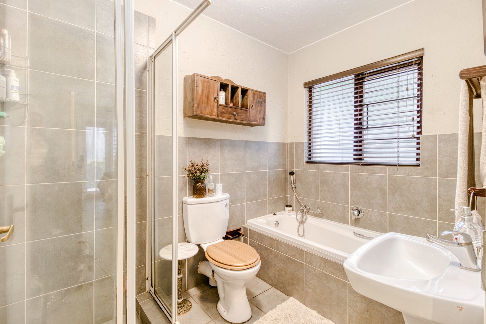 1 Bedroom Property for Sale in Lonehill Gauteng