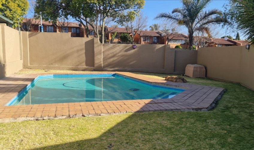 3 Bedroom Property for Sale in Radiokop Gauteng