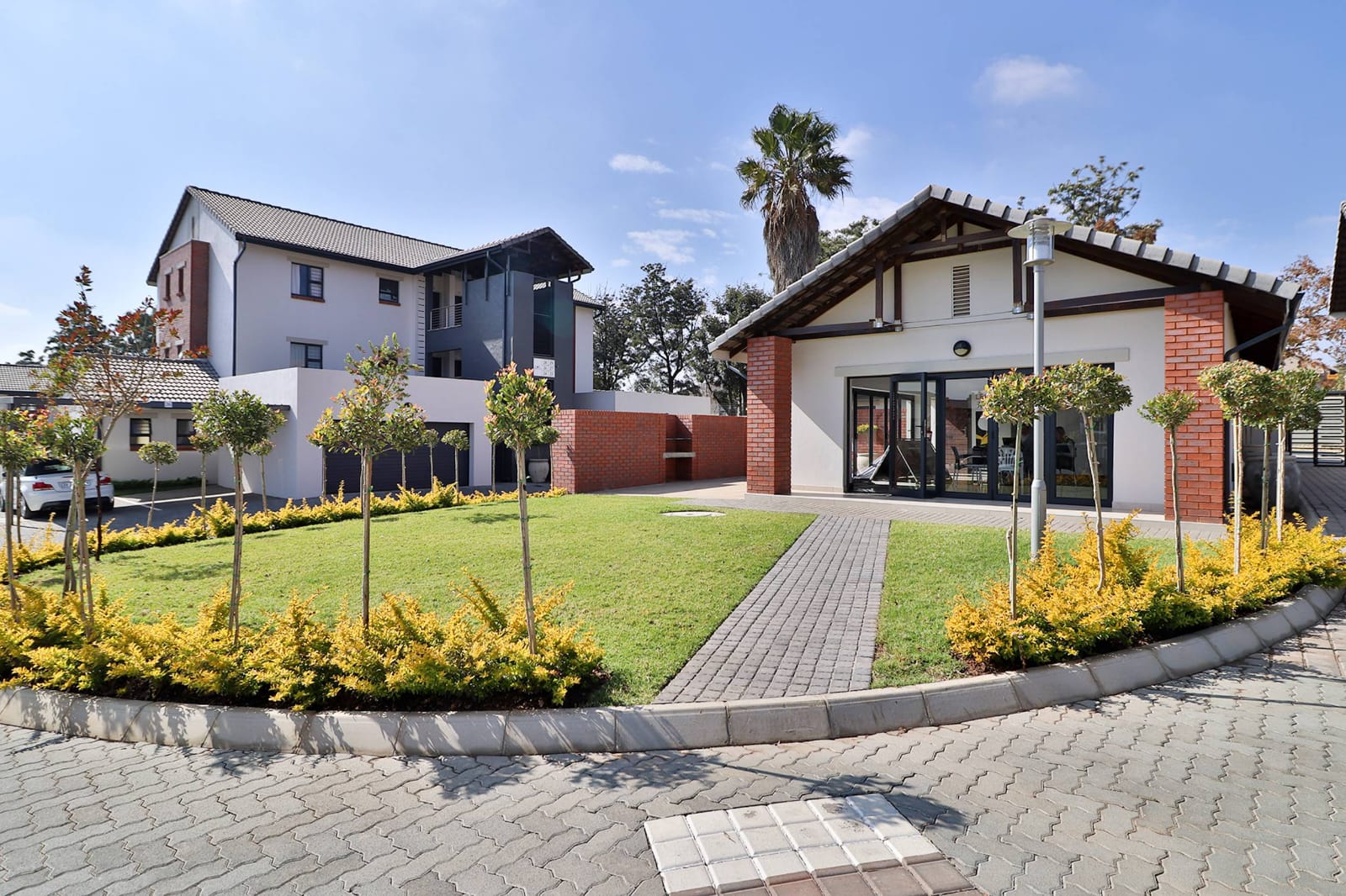 2 Bedroom Property for Sale in Crowthorne AH Gauteng