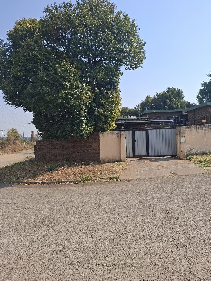 5 Bedroom Property for Sale in Birchleigh Gauteng