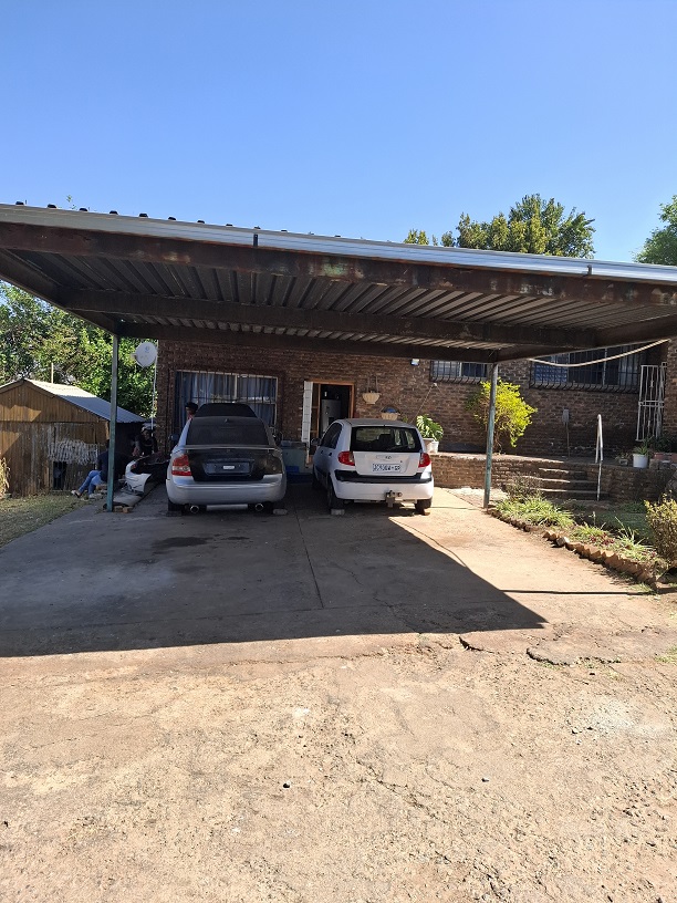 5 Bedroom Property for Sale in Birchleigh Gauteng