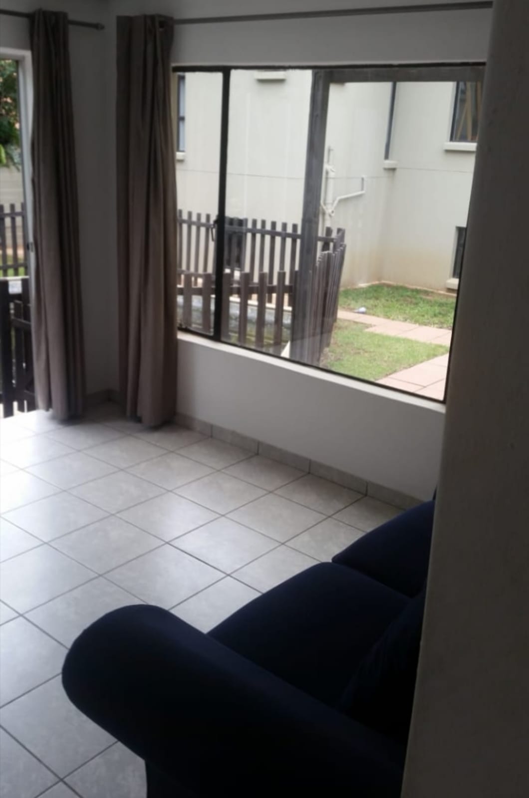 To Let 1 Bedroom Property for Rent in Blairgowrie Gauteng