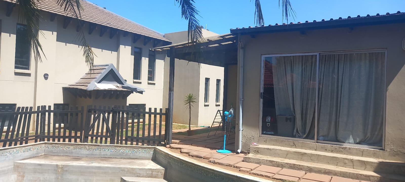 To Let 1 Bedroom Property for Rent in Blairgowrie Gauteng