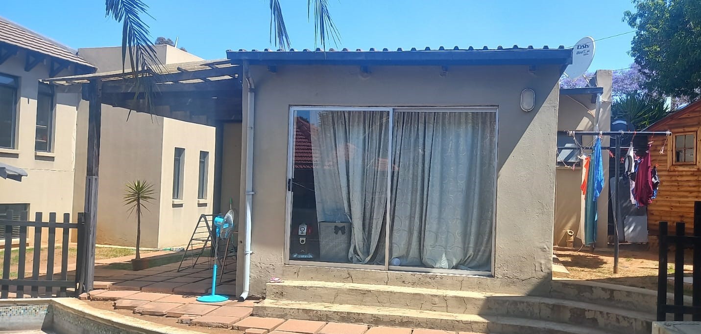 To Let 1 Bedroom Property for Rent in Blairgowrie Gauteng