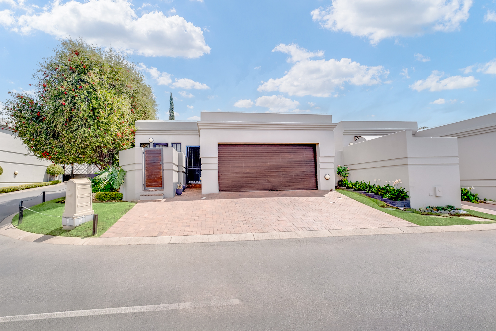 2 Bedroom Property for Sale in Lonehill Gauteng