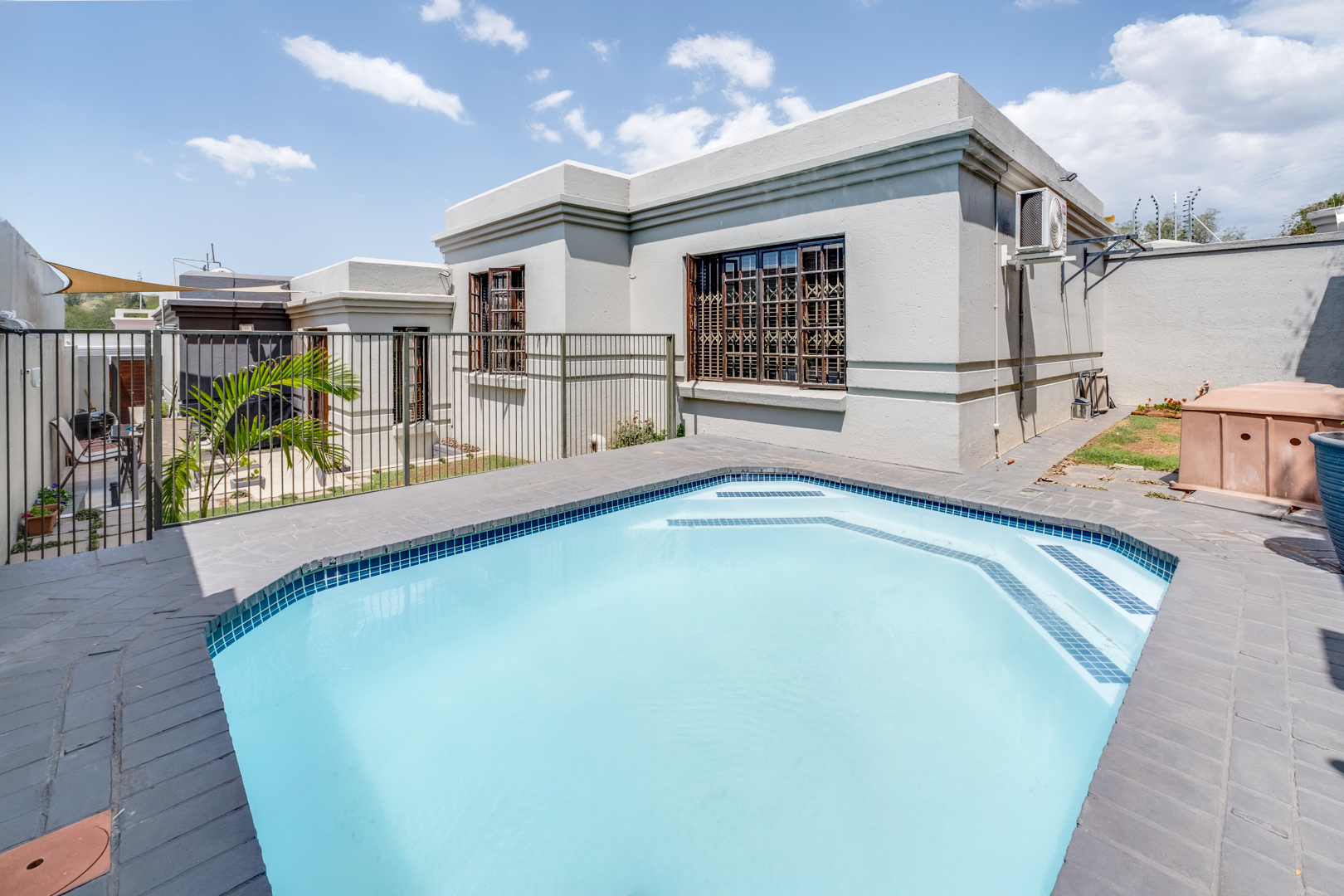 2 Bedroom Property for Sale in Lonehill Gauteng