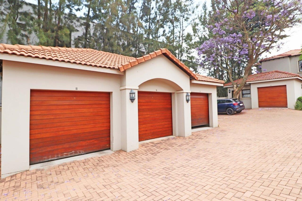 To Let 3 Bedroom Property for Rent in Bryanston Gauteng