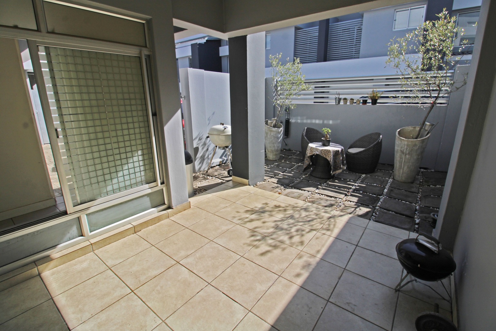 To Let 2 Bedroom Property for Rent in Bryanston Gauteng