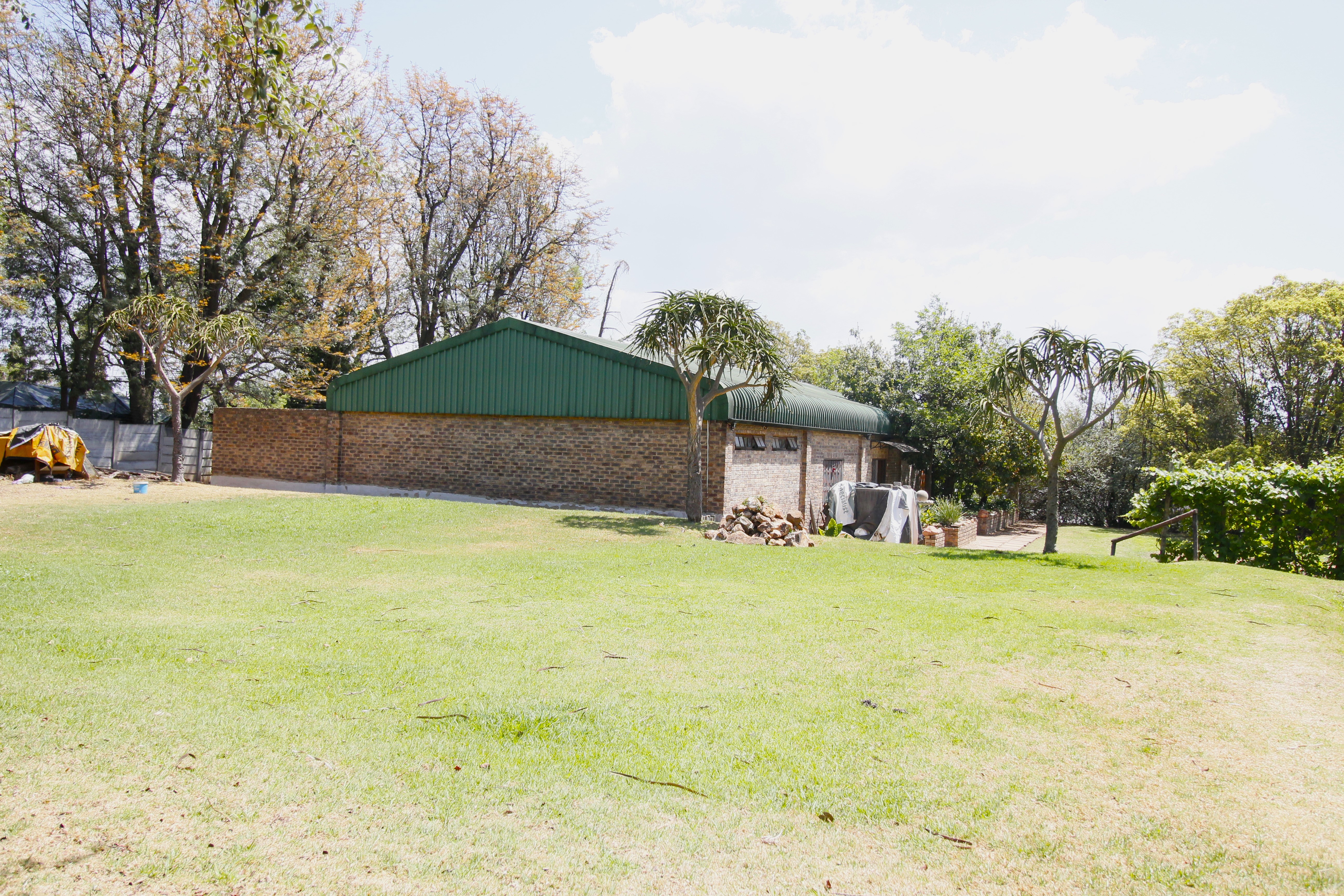 7 Bedroom Property for Sale in Glen Austin Gauteng