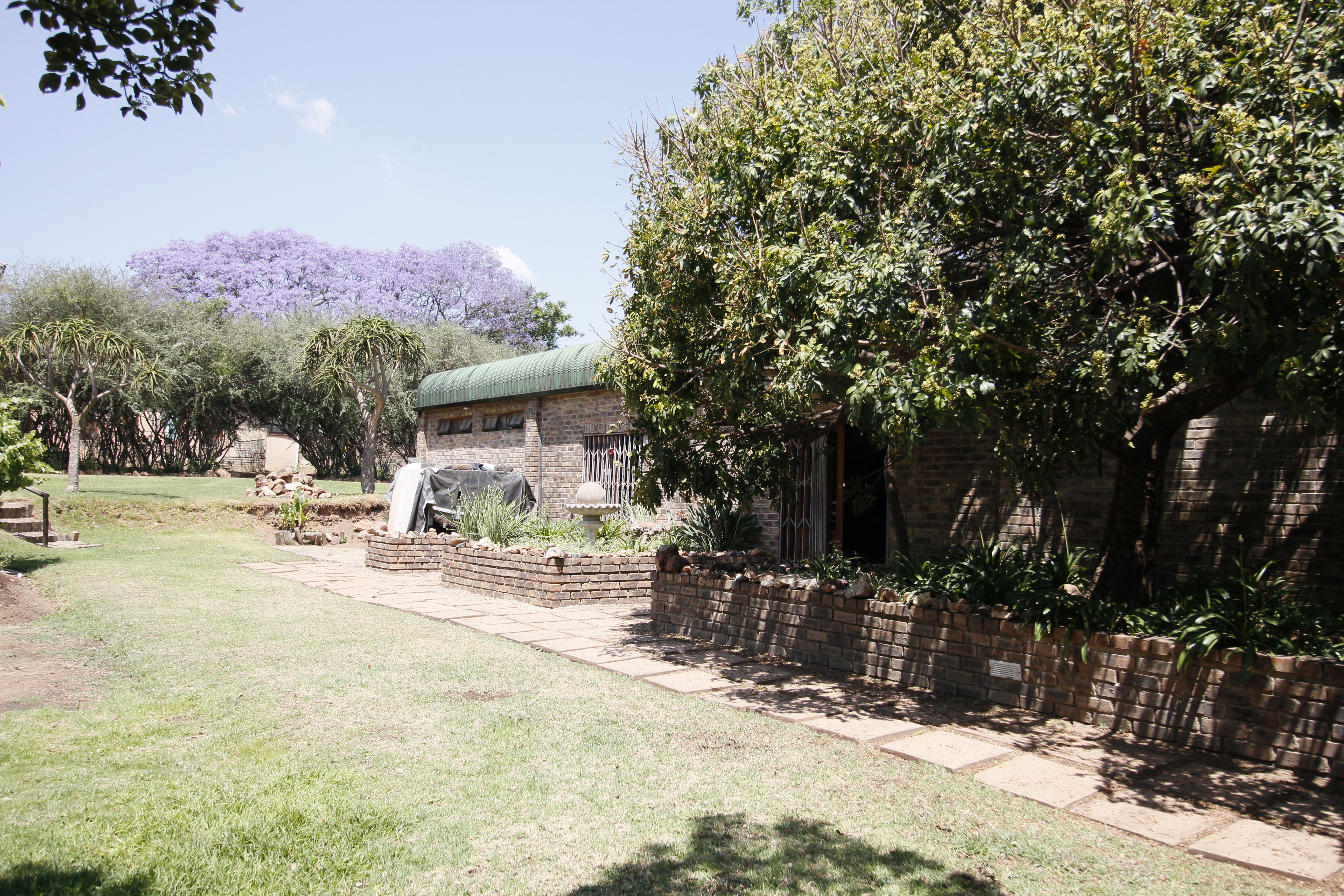 7 Bedroom Property for Sale in Glen Austin Gauteng