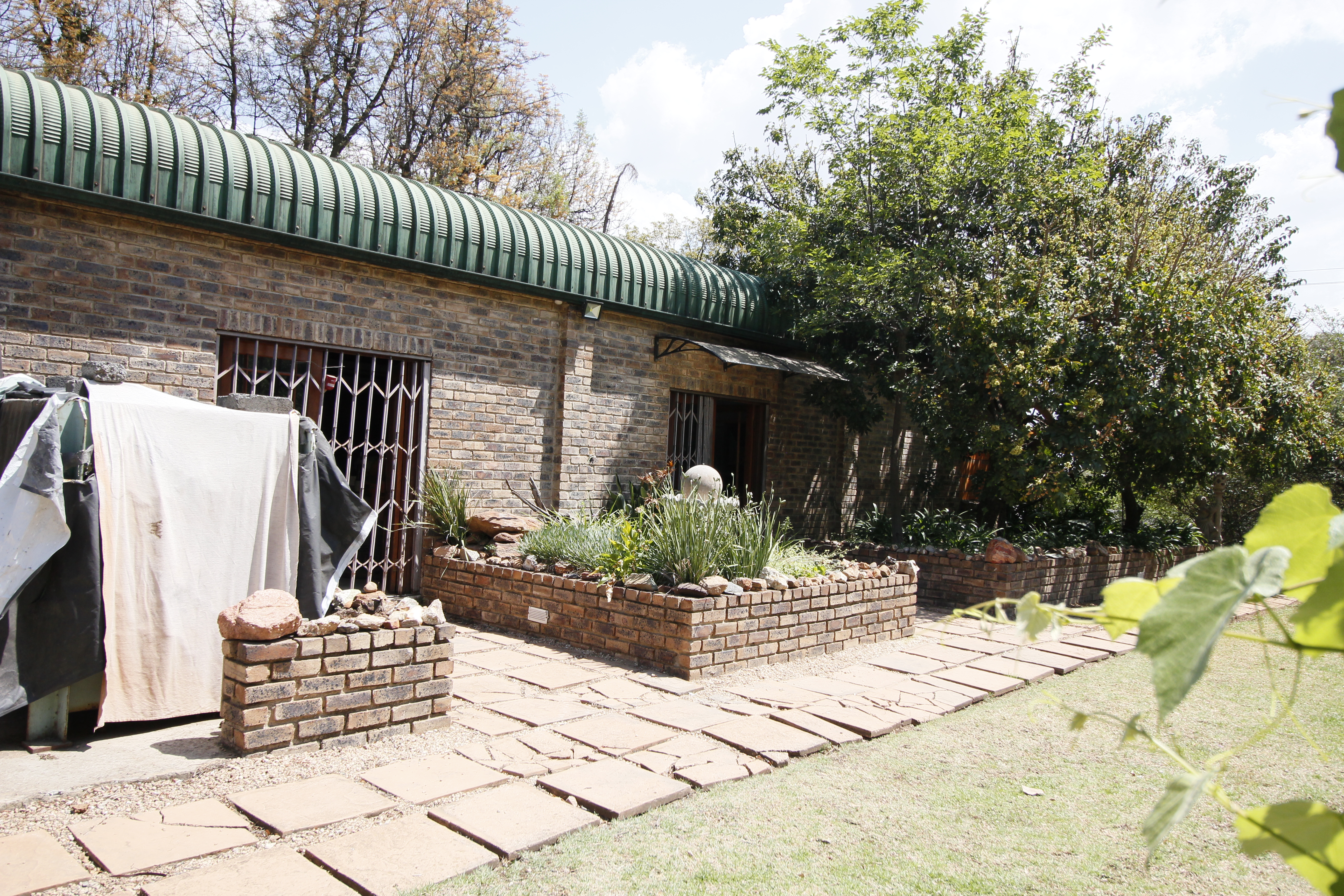 7 Bedroom Property for Sale in Glen Austin Gauteng