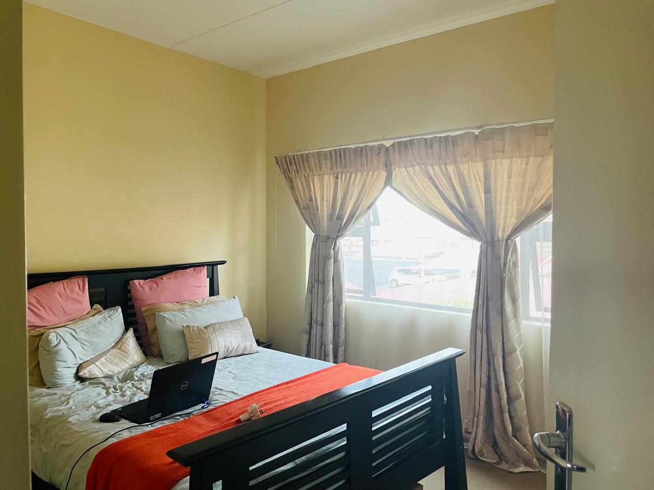 To Let 2 Bedroom Property for Rent in Fourways Gauteng