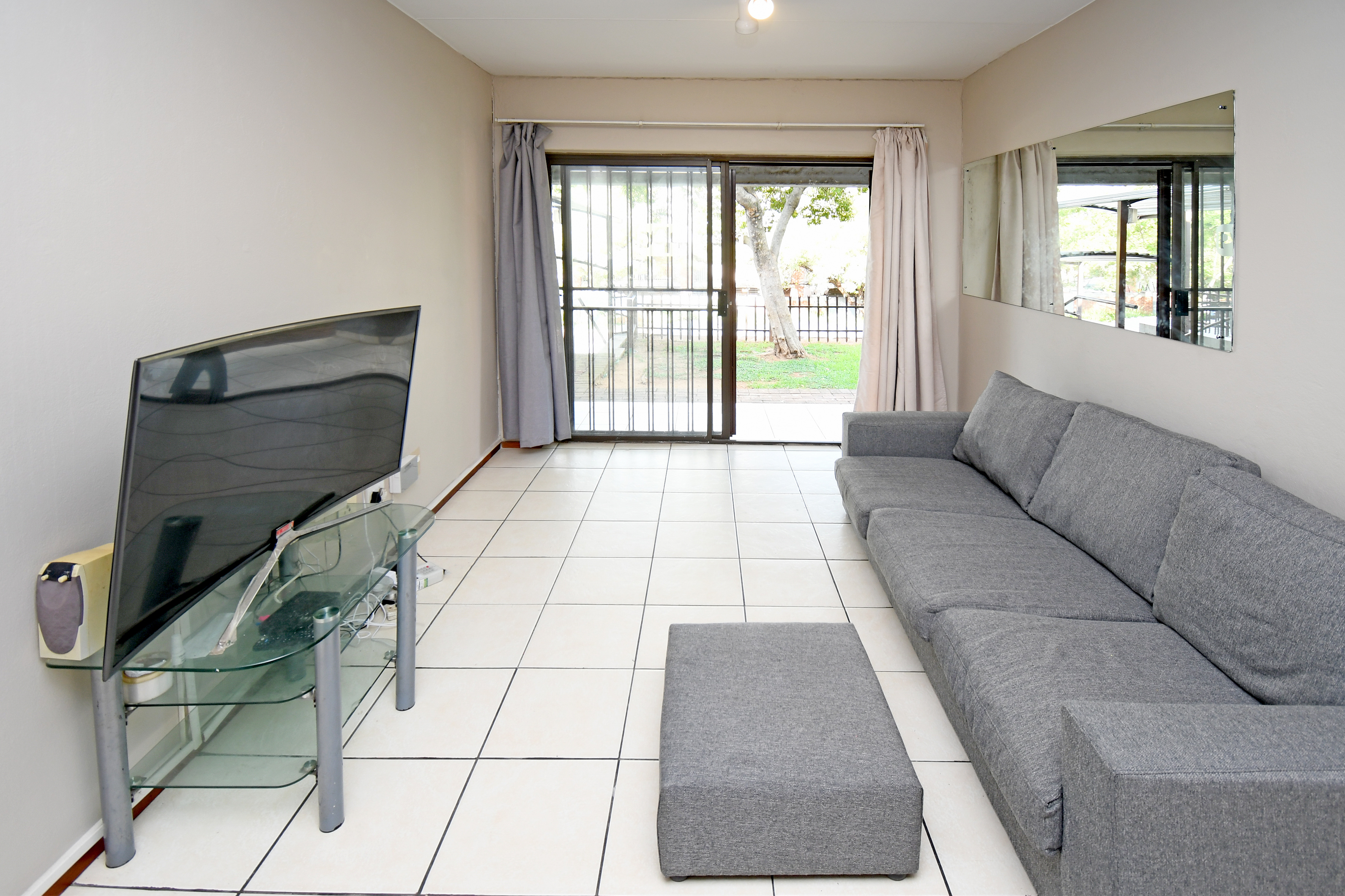 To Let 2 Bedroom Property for Rent in Sonneglans Gauteng