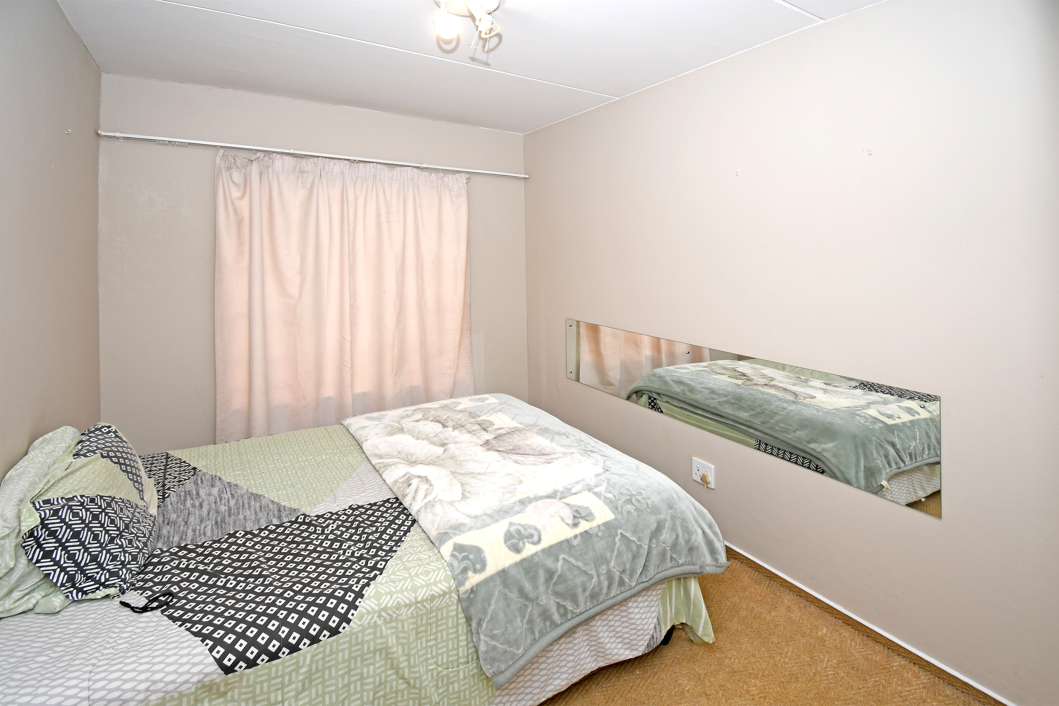 To Let 2 Bedroom Property for Rent in Sonneglans Gauteng