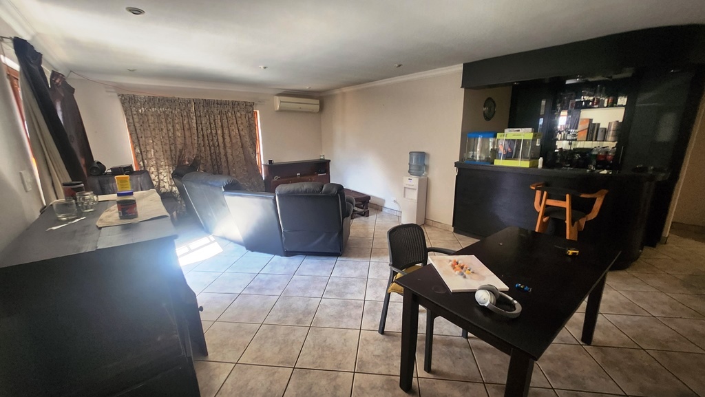 2 Bedroom Property for Sale in Wierdaglen Estate Gauteng