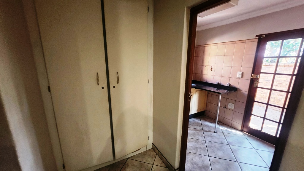 2 Bedroom Property for Sale in Wierdaglen Estate Gauteng