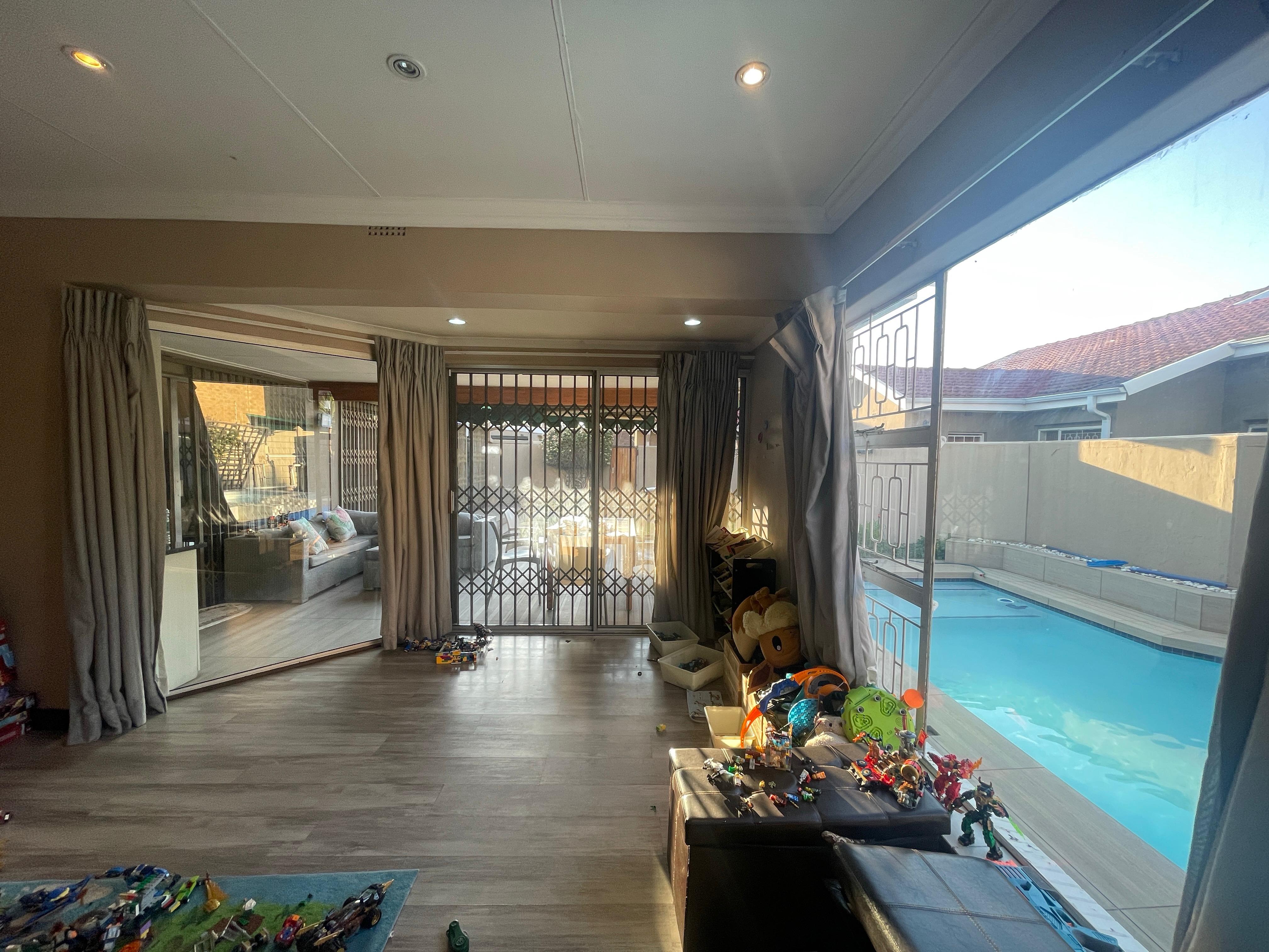 3 Bedroom Property for Sale in Three Rivers Proper Gauteng