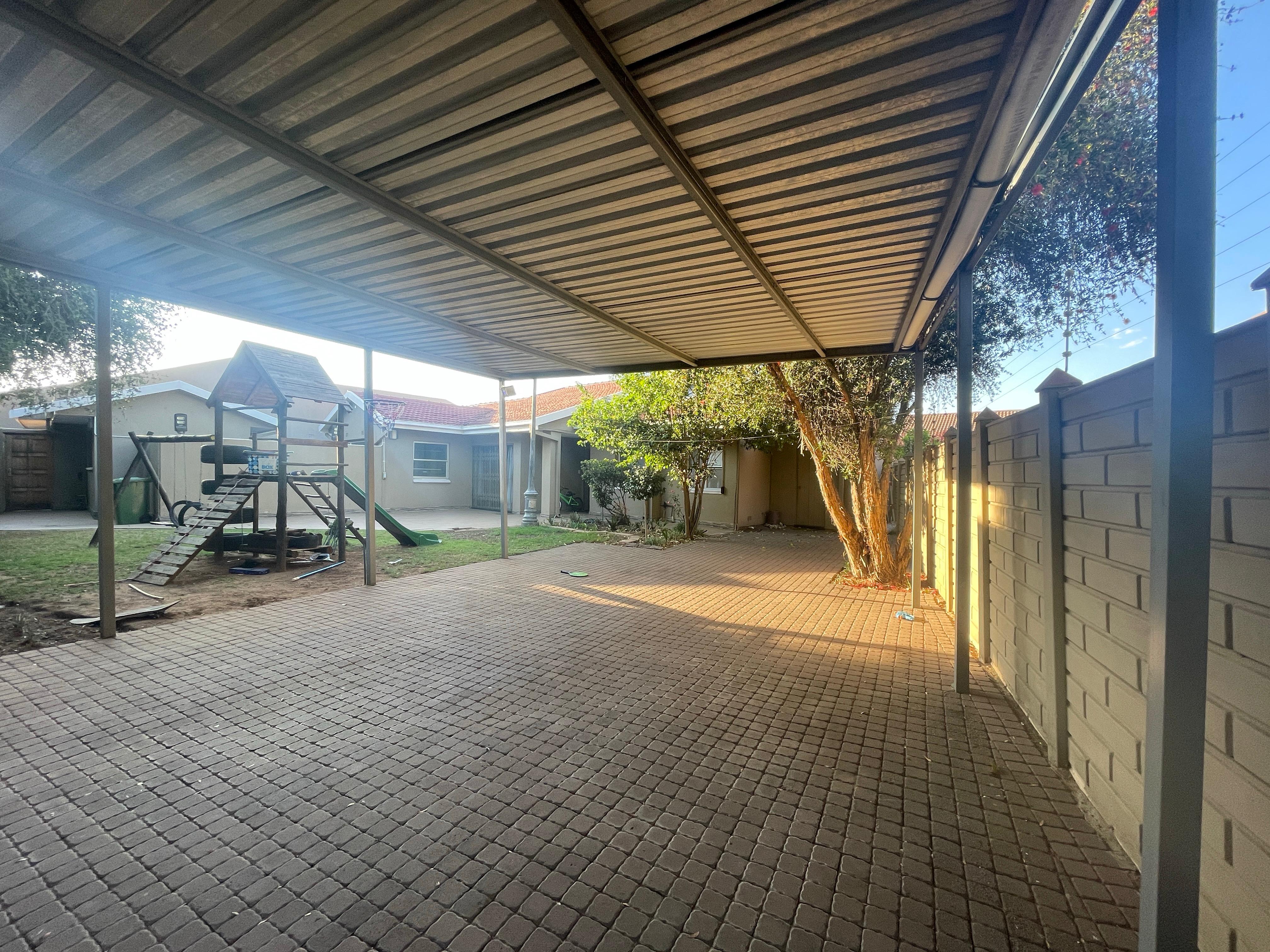 3 Bedroom Property for Sale in Three Rivers Proper Gauteng