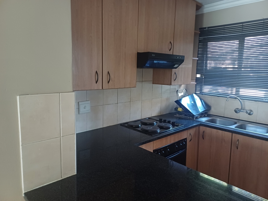 2 Bedroom Property for Sale in Halfway House Gauteng