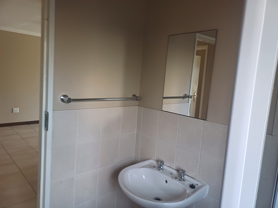 2 Bedroom Property for Sale in Halfway House Gauteng