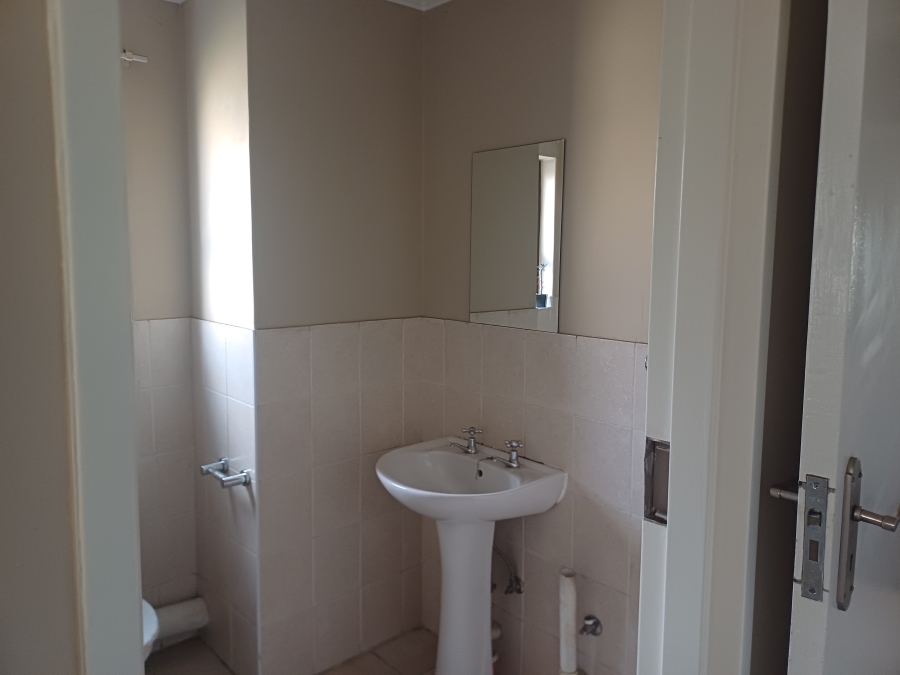 2 Bedroom Property for Sale in Halfway House Gauteng