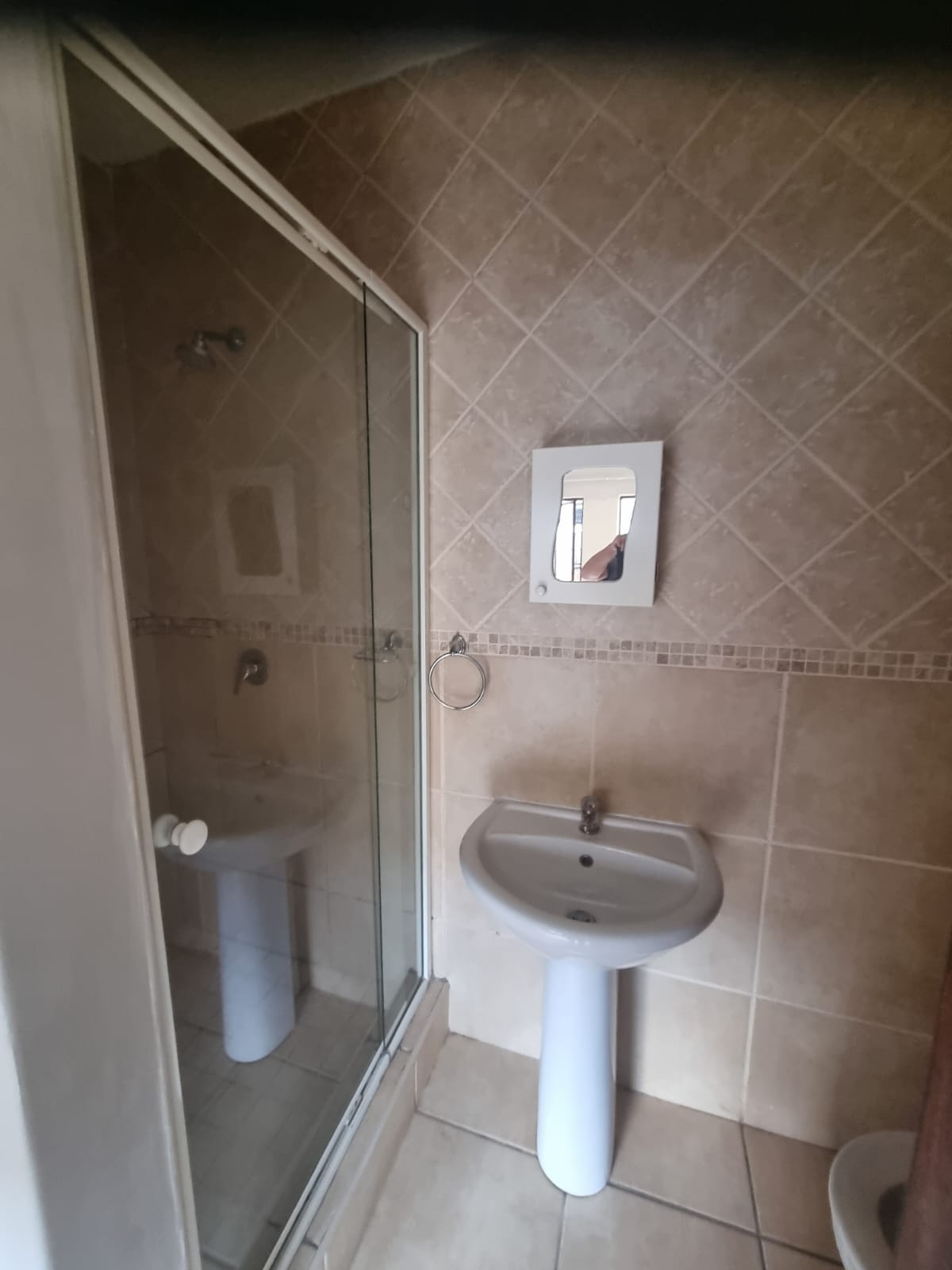 To Let 2 Bedroom Property for Rent in Kenleaf Gauteng